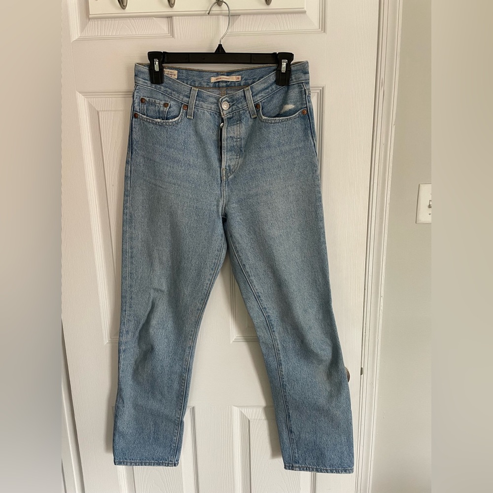 Wedgie Straight Levi’s, Size 26